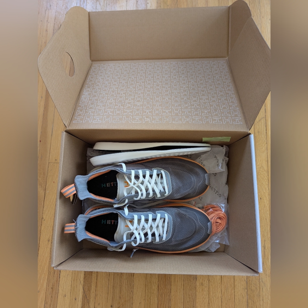Hettas Alma Tempo Running Shoes - Size 6.5